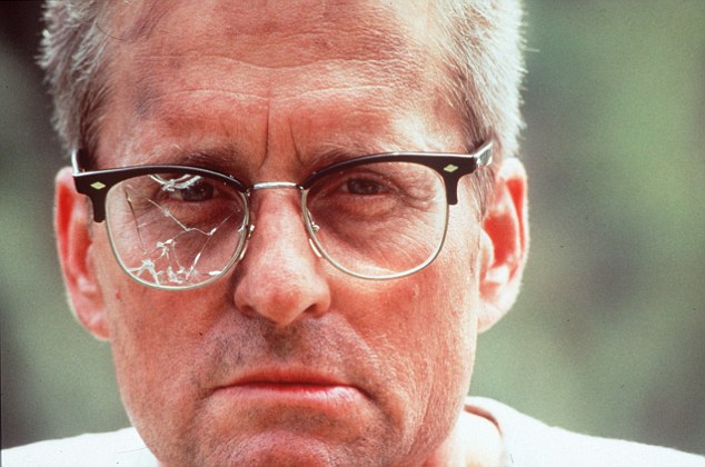 WARNING:  PICTURE SCANNED FOR OVERNIGHT FEATURESFIlms - 'Falling Down'